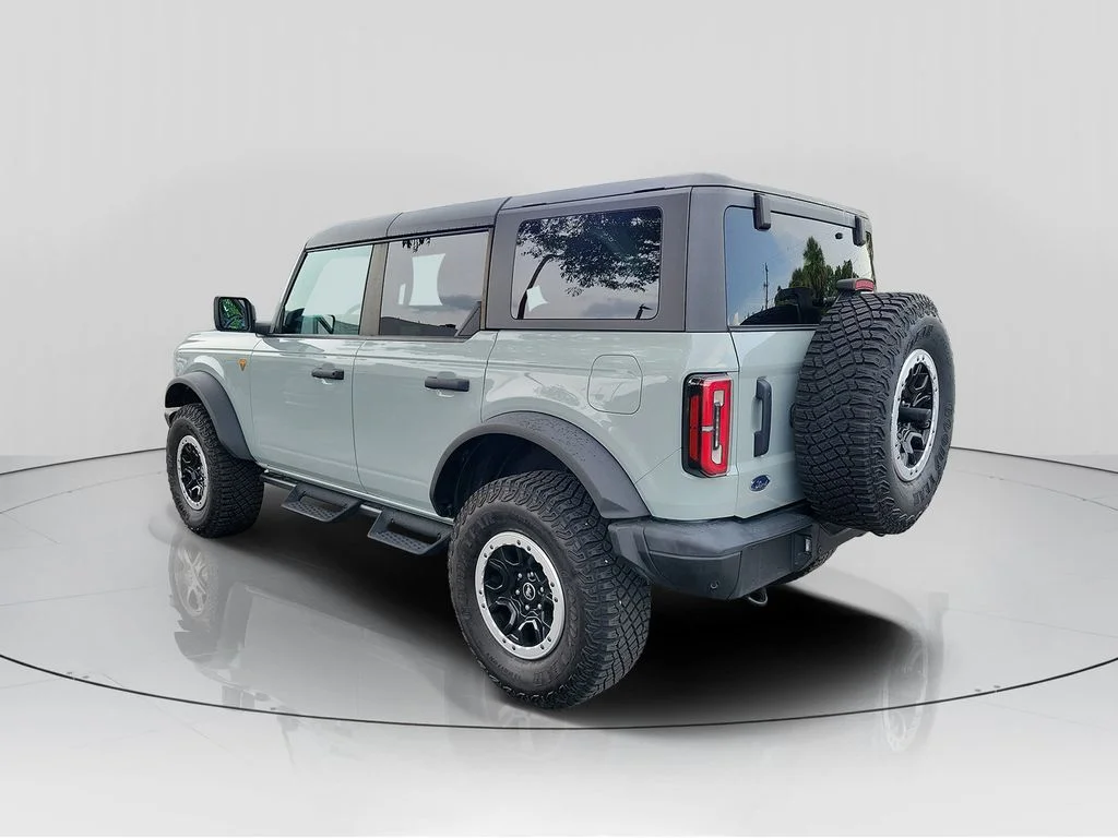 Used 2023 Gray Ford Badlands image 5