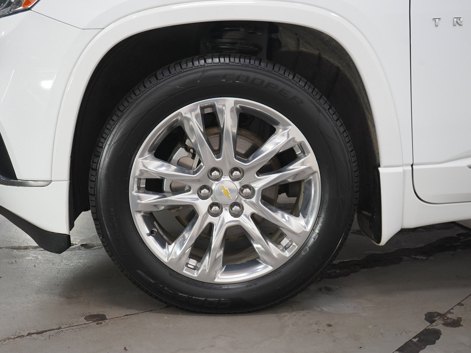 Used 2019 Summit White Chevrolet AWD 4dr High Country w/2LZ image 30