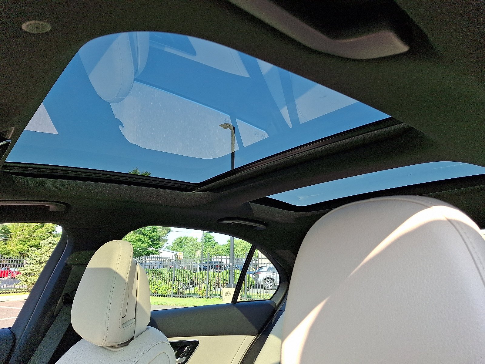 New 2026 Polar White Mercedes-Benz C 300 image 9
