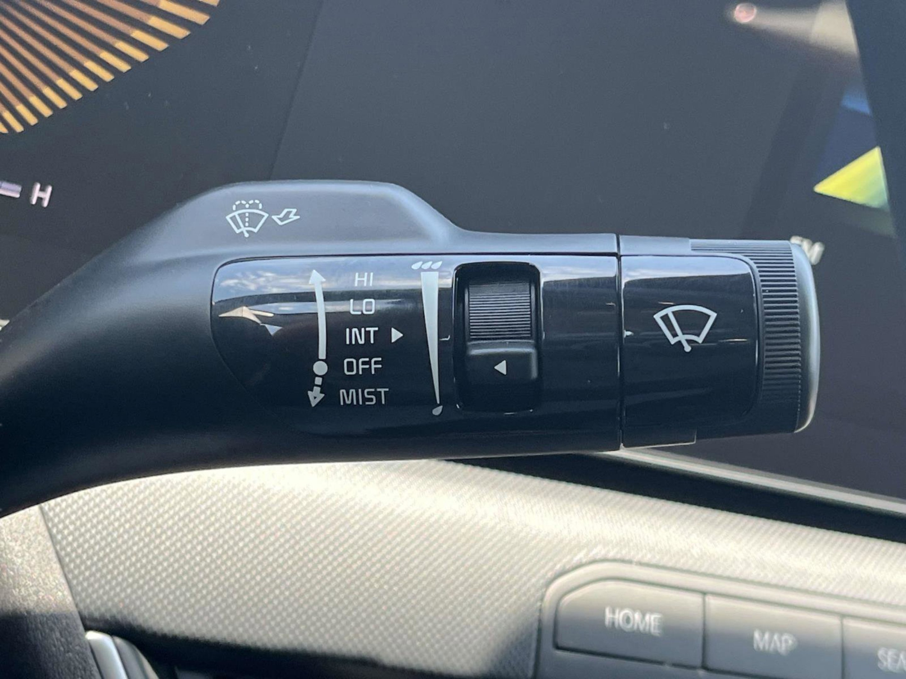 New 2026 Snow White Pearl Kia LXS image 30