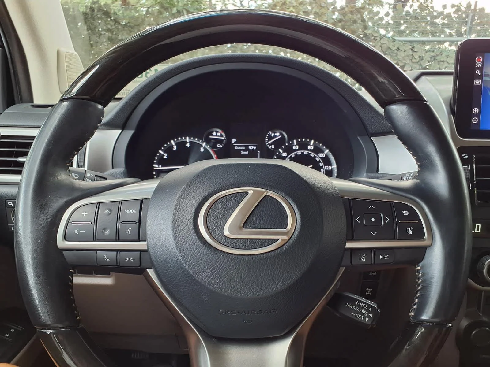 Used 2023  Lexus GX 460 Luxury image 31