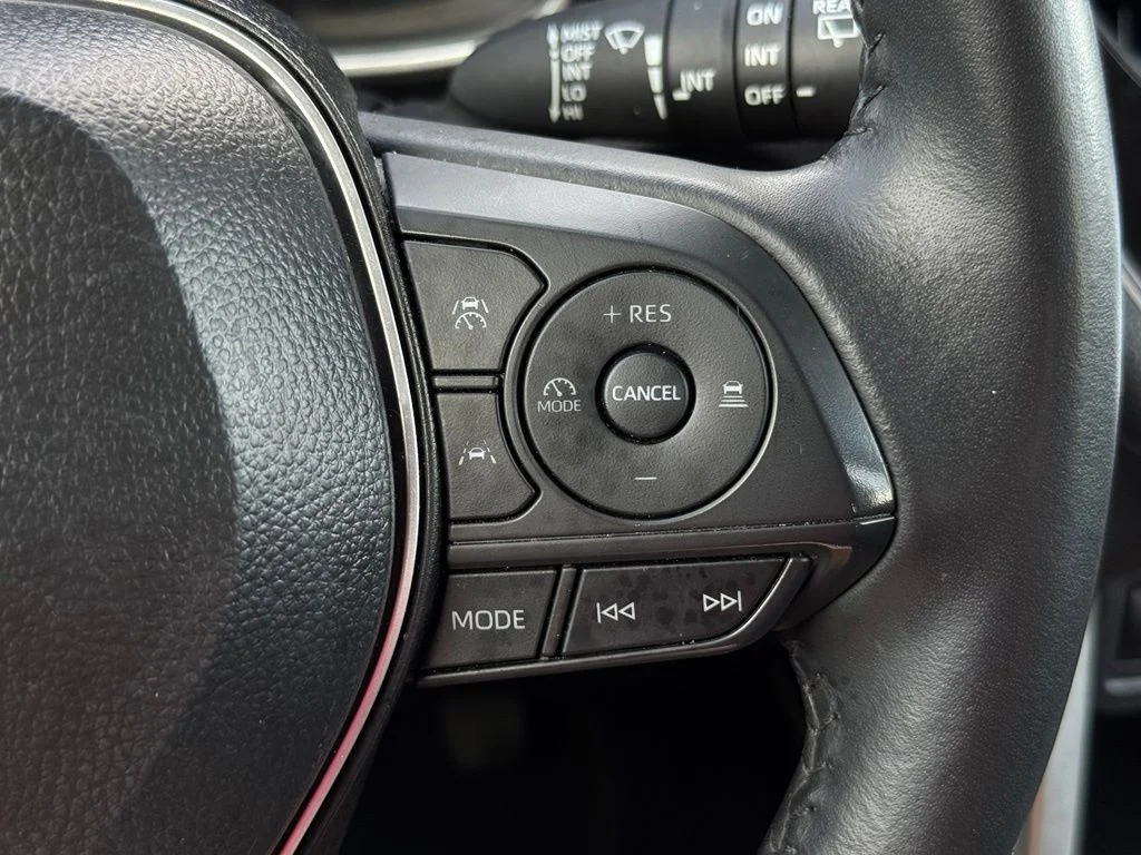 Used 2025 Silver Toyota XLE image 30