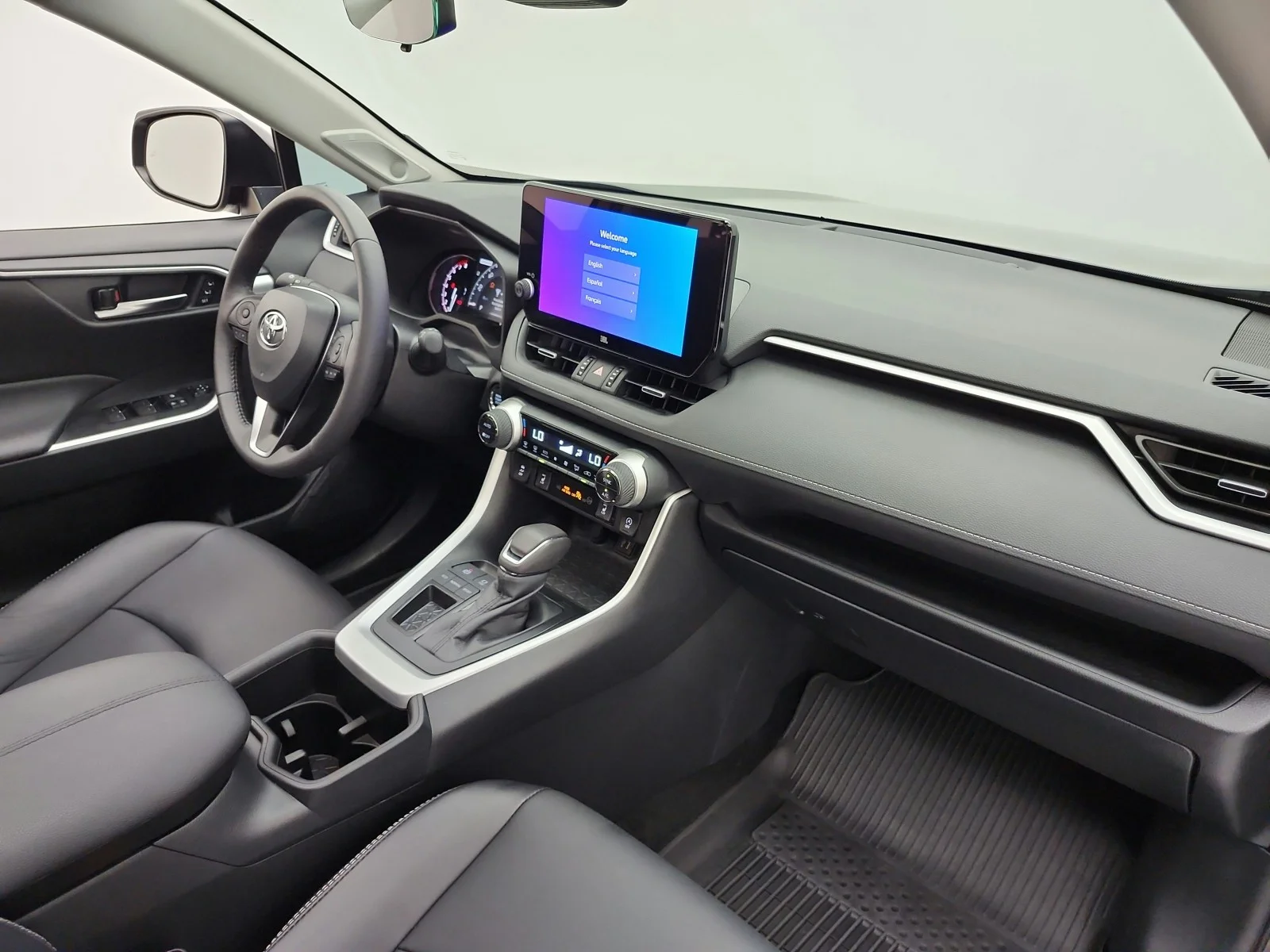 Used 2025 Magnetic Gray Metallic Toyota XLE Premium FWD (Natl) image 22