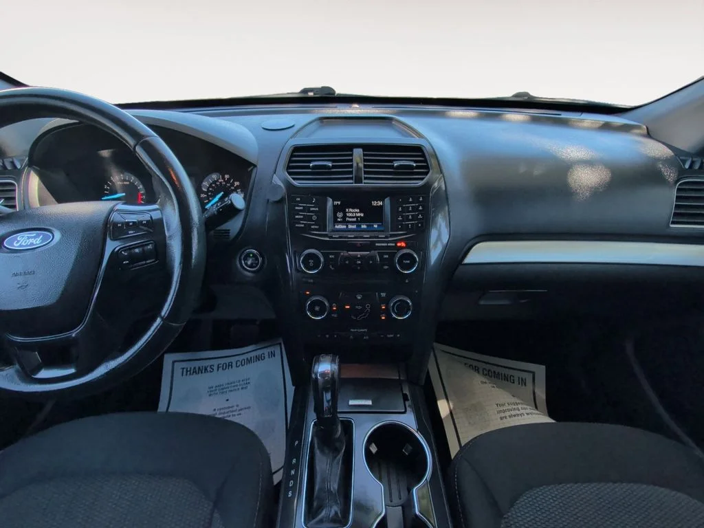 Used 2017 Gray Ford XLT image 11