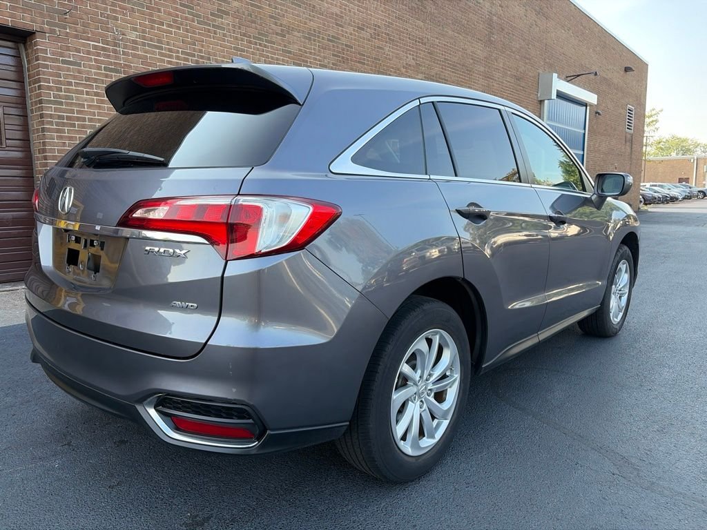 Used 2018 Modern Steel Metallic Acura  image 5