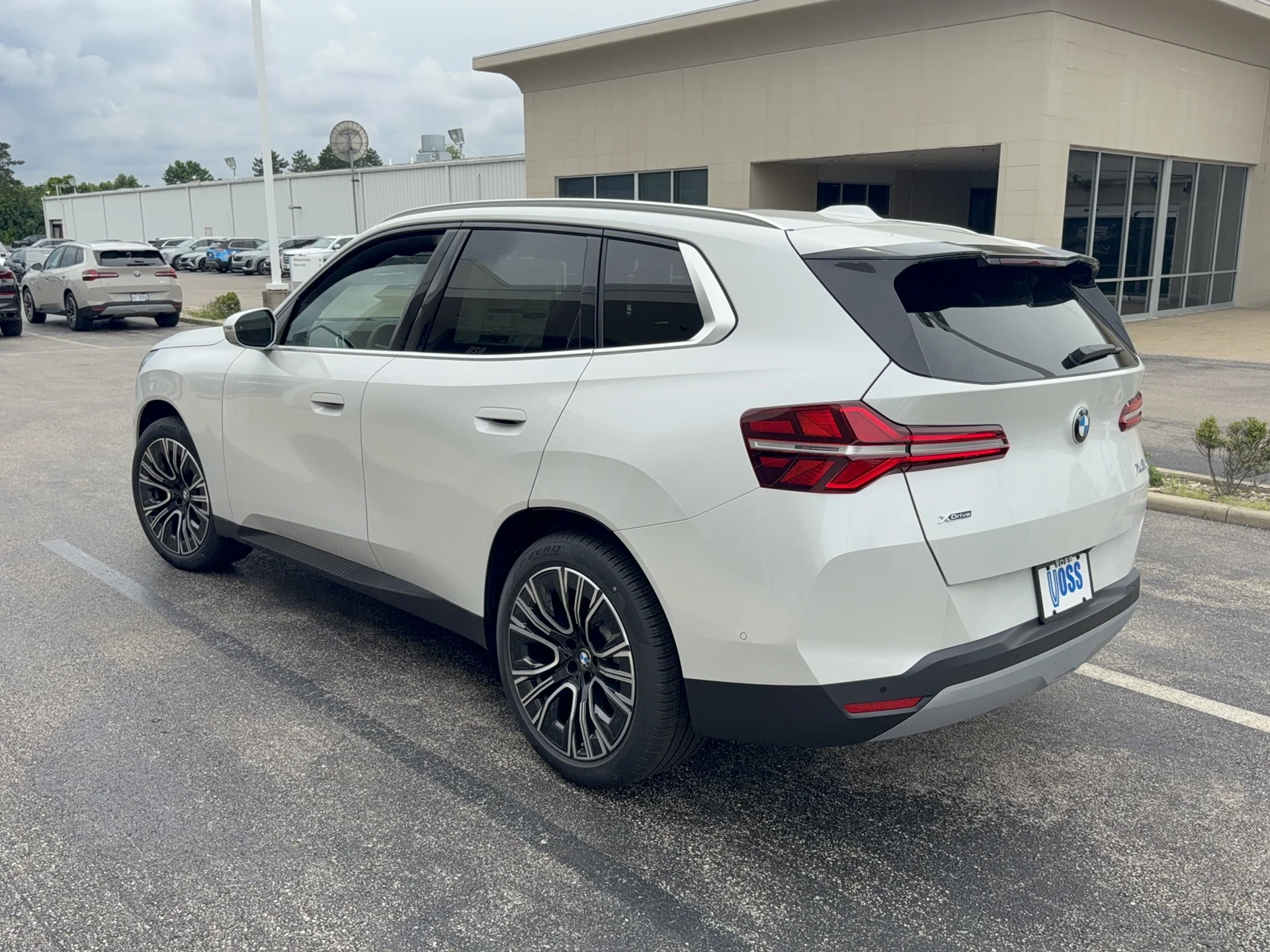 New 2026 Mineral White Metallic BMW 30 xDrive image 6