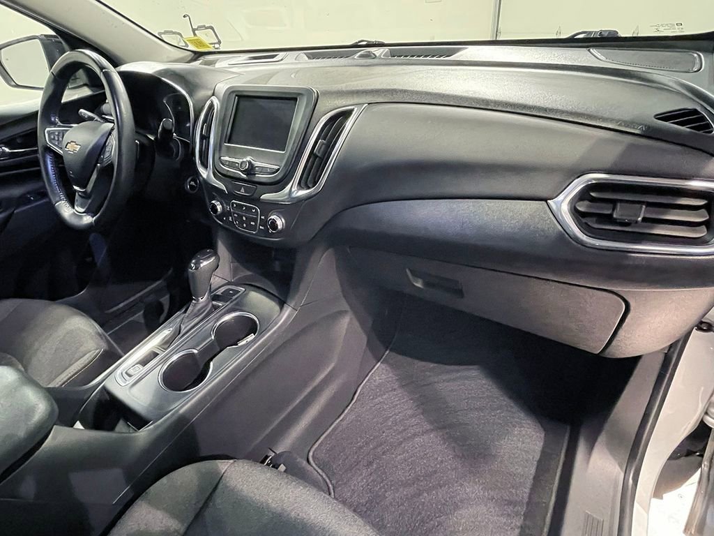 Used 2021 SILVER ICE METALLIC Chevrolet LT image 28