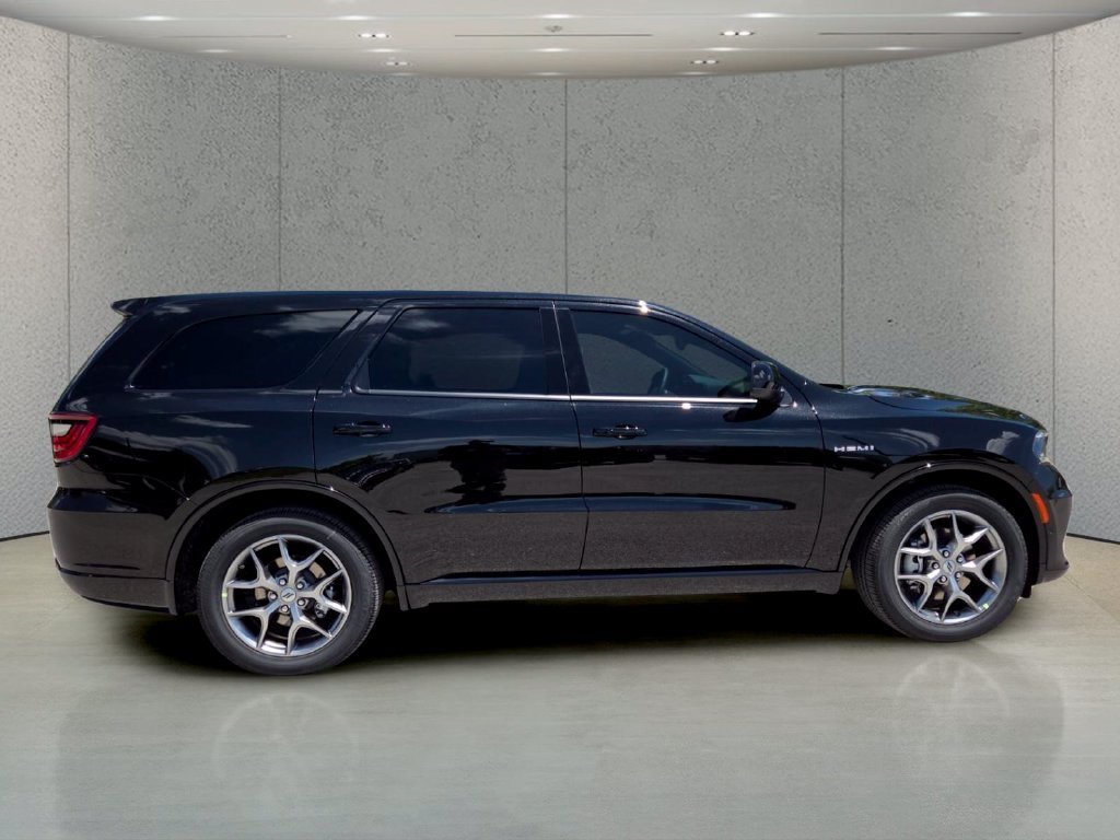 New 2026 Diamond Black Clear-Coat Exterior Paint Dodge GT HEMI V8 image 3