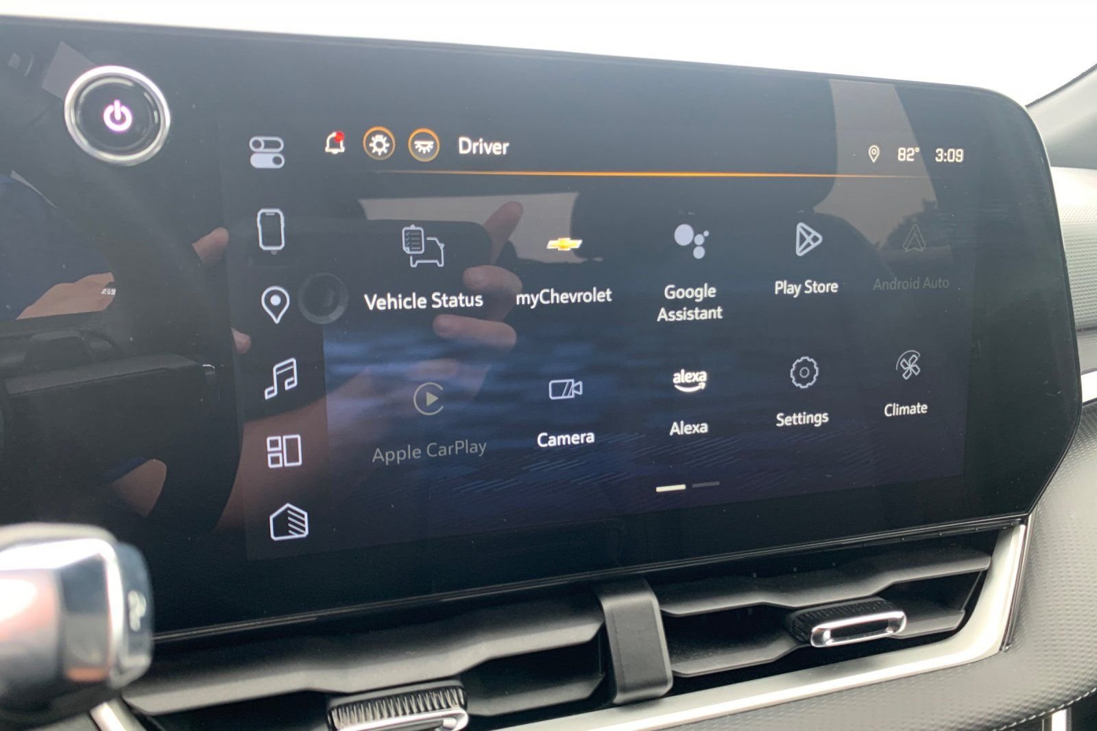 Used 2025 Green Chevrolet LT image 23