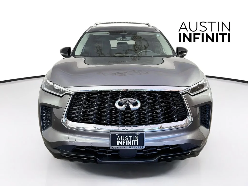 Certified Used 2024 Gray INFINITI LUXE image 4