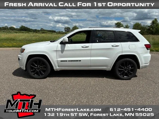 Used 2022 White Jeep Laredo X image 5