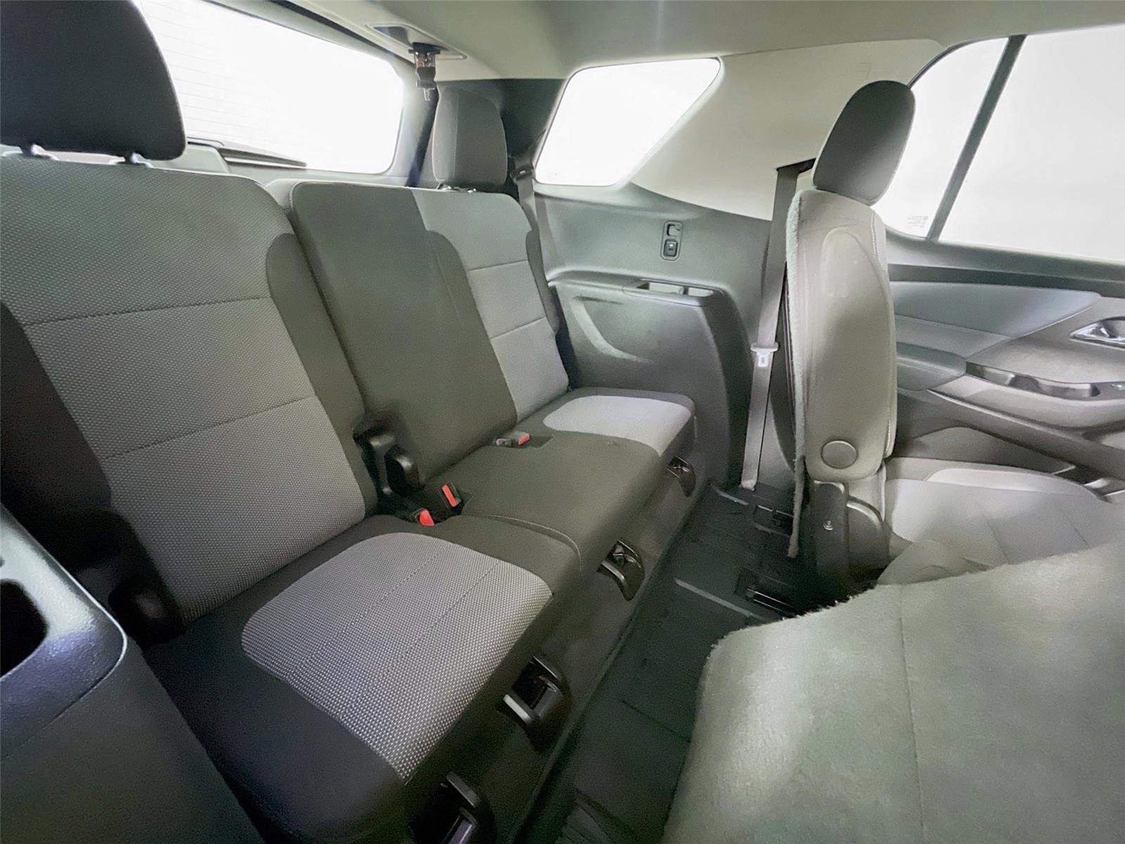 Used 2019 Graphite Metallic Chevrolet LT Cloth image 35