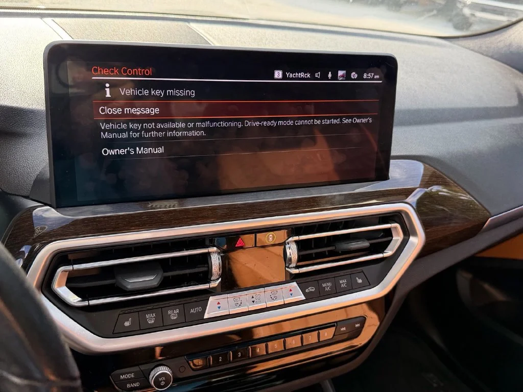 Used 2022 Jet Black BMW xDrive30i image 11