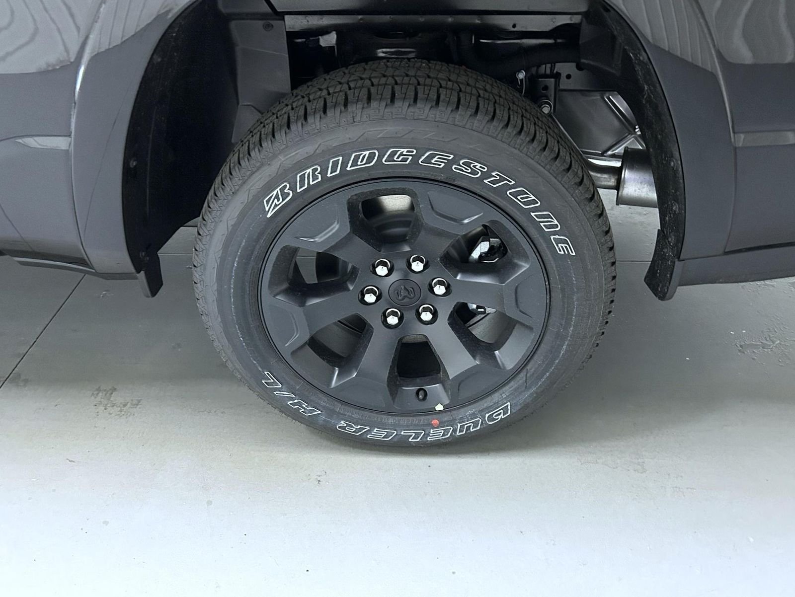 New 2026 Diamond Black Crystal Pearl-Coat Exterior Paint RAM Big Horn/Lone Star image 22