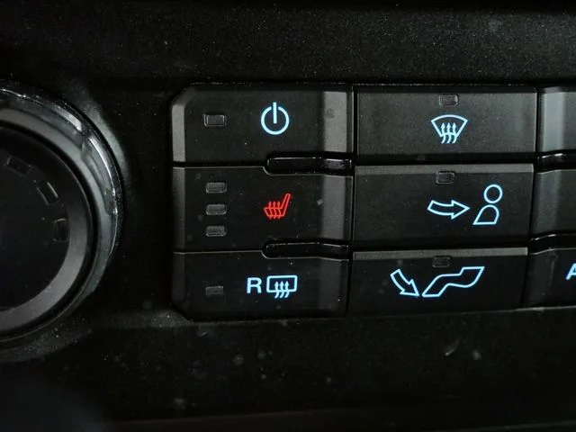 Used 2020 Red Ford XLT image 23