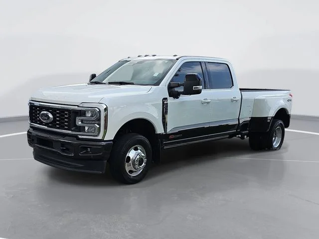 Used 2024  Ford King Ranch image 7