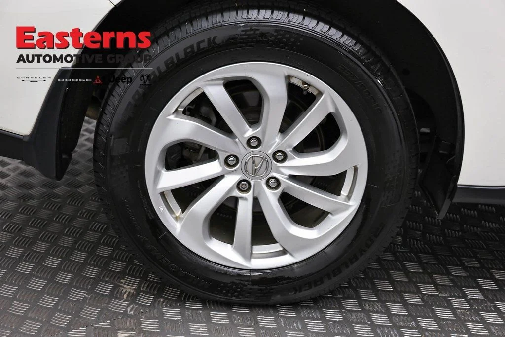Used 2017 White Acura Base image 32