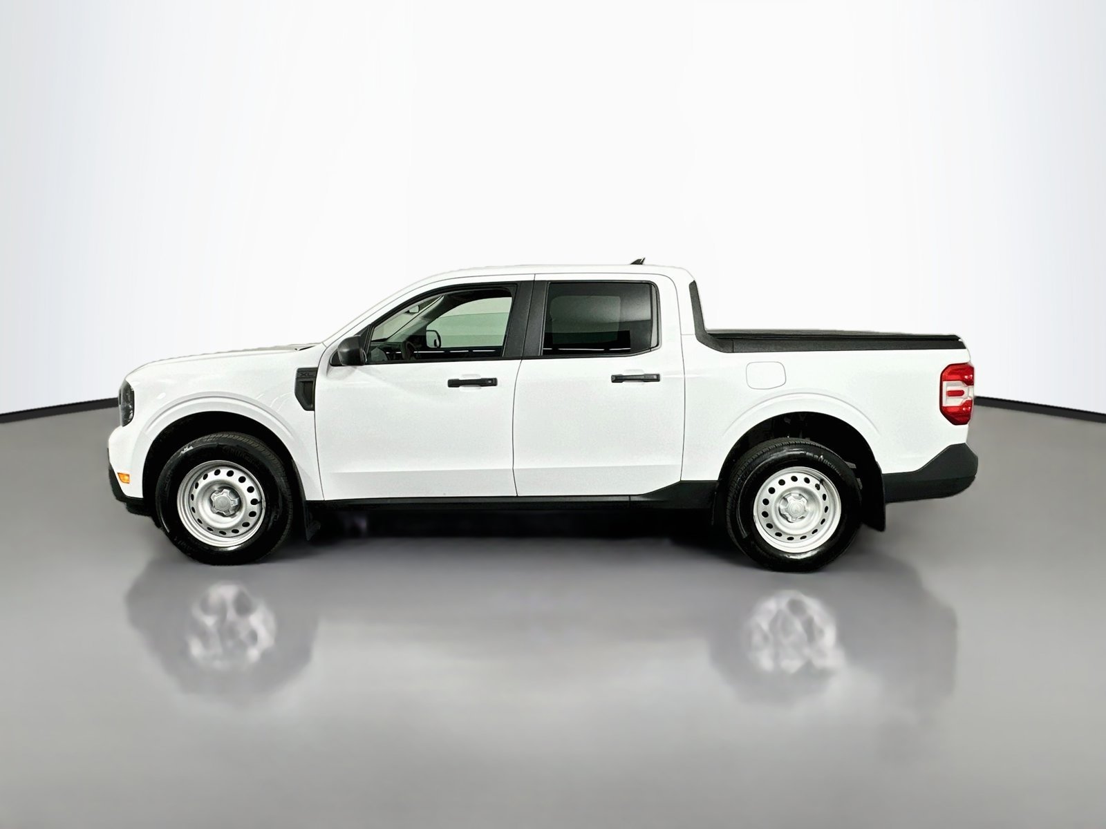 Used 2023 Oxford White Ford XL image 4