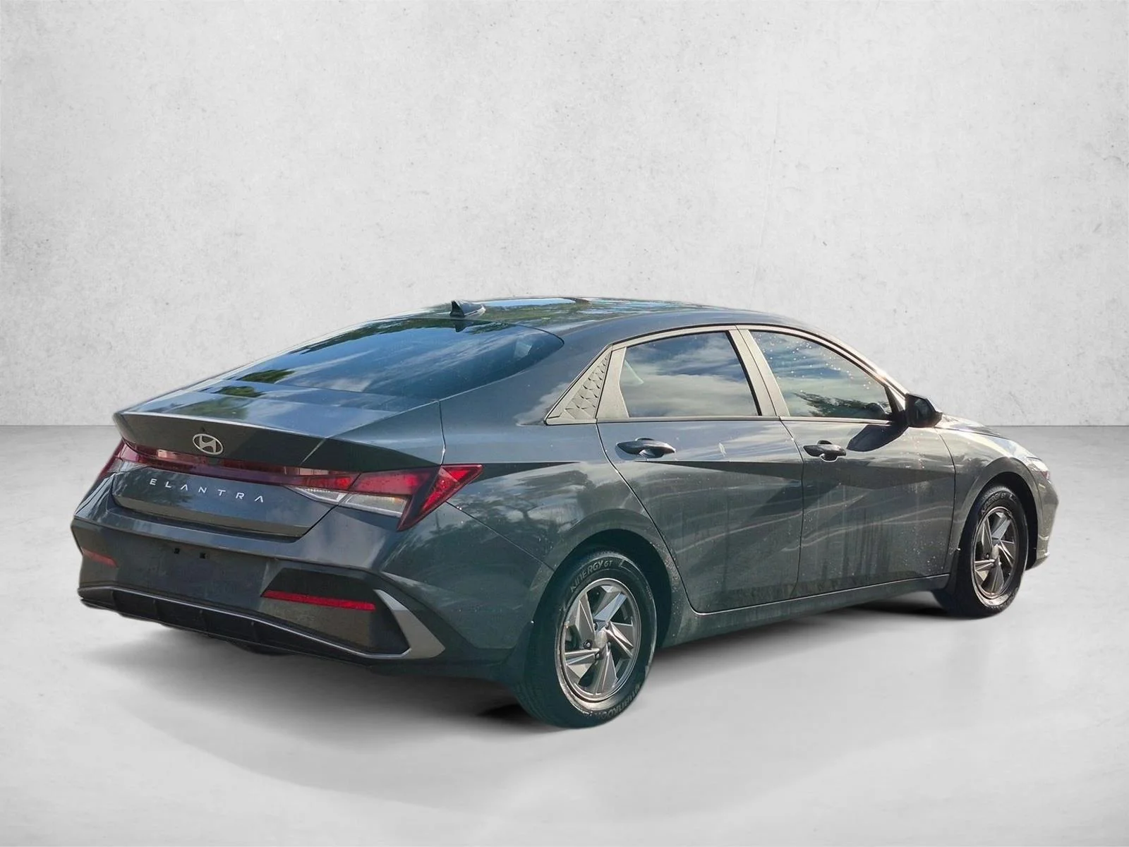 Used 2024 Ecotronic Gray Hyundai SE image 5