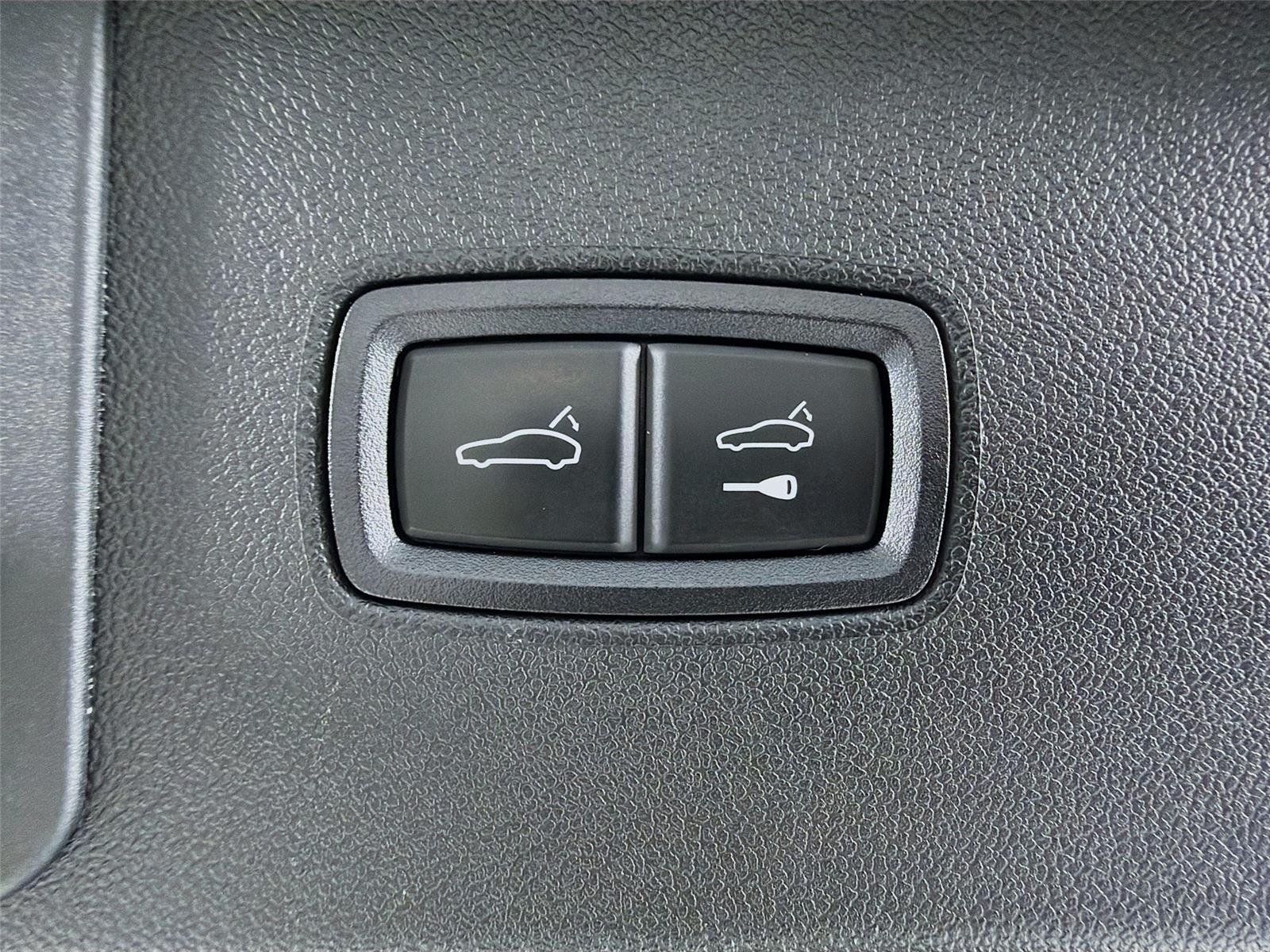 Used 2023  Porsche  image 23