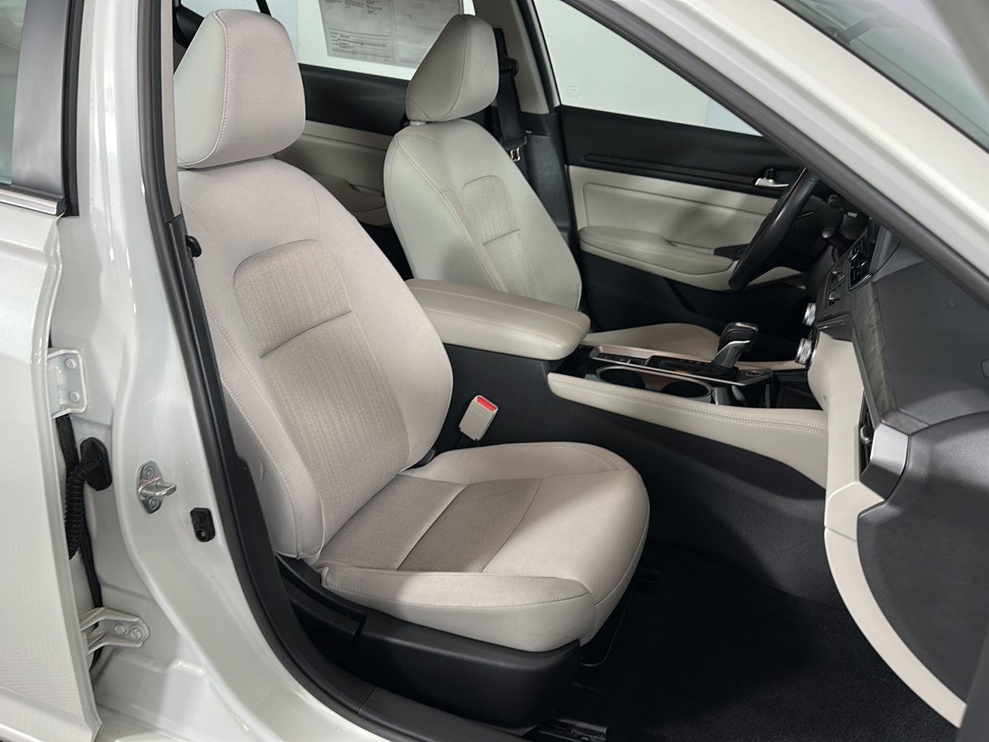 Certified Used 2024 Pearl White Tricoat Nissan 2.5 SV image 28