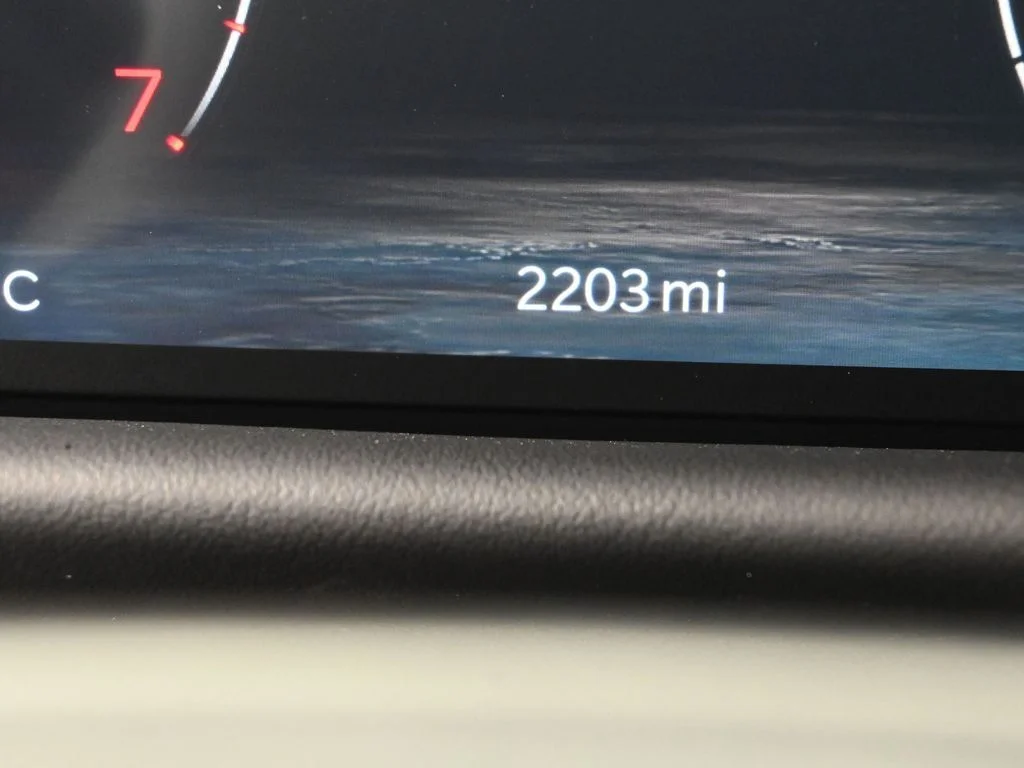 Used 2024 Diamond Black Crystal Pearlcoat Jeep Base image 38