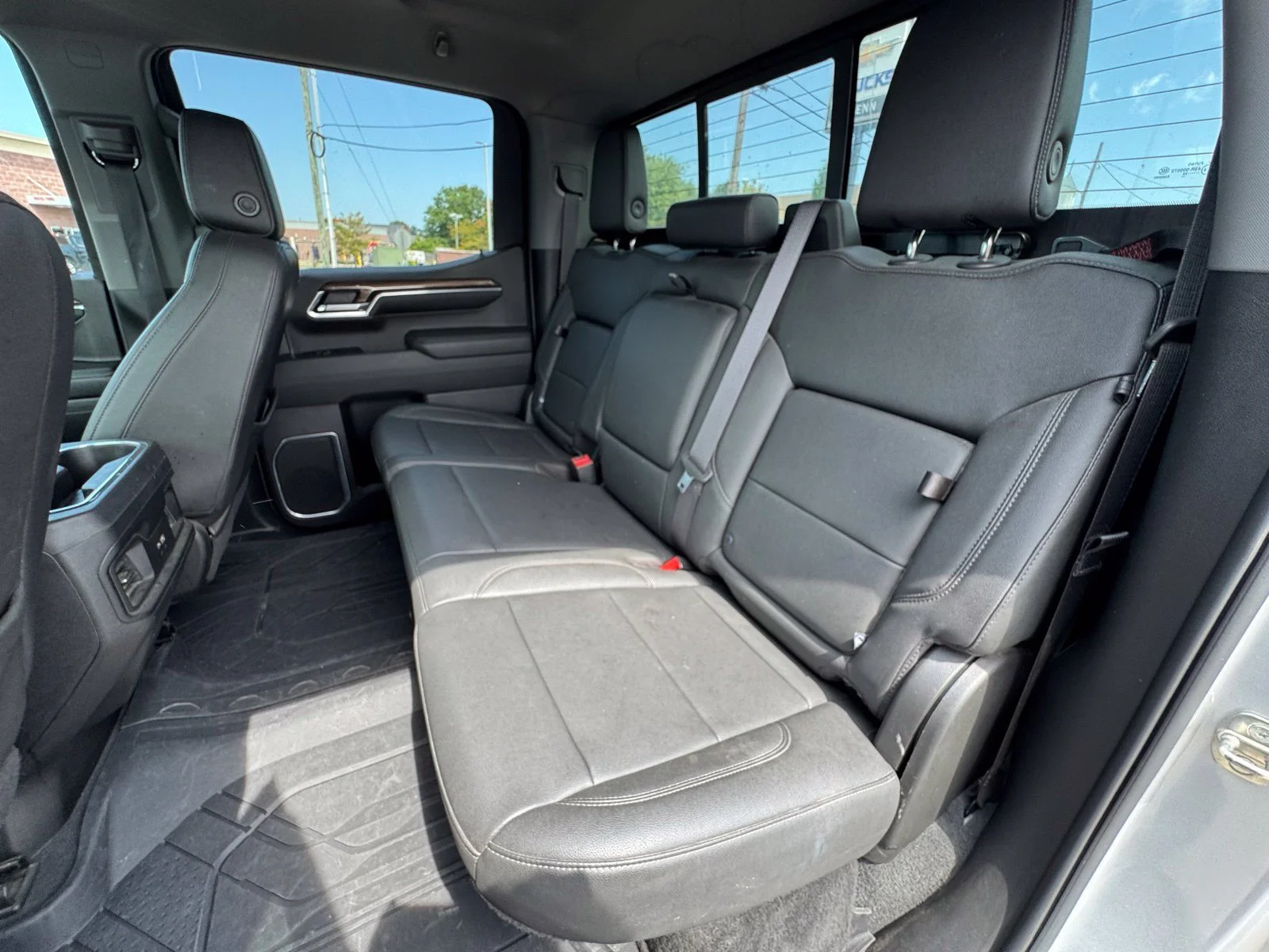 Used 2022 SILVER ICE METALLIC Chevrolet RST image 23