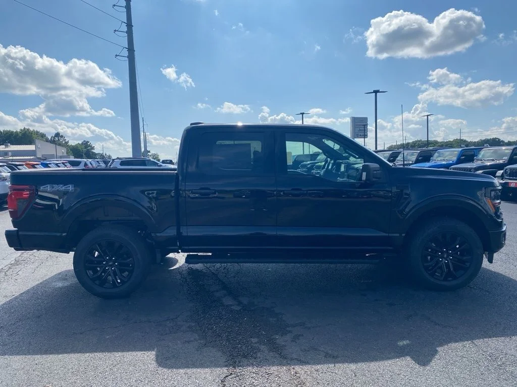 New 2026 Agate Black Metallic Ford XLT image 9