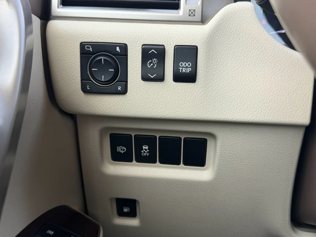 Used 2019 Starfire Pearl Lexus Premium image 19