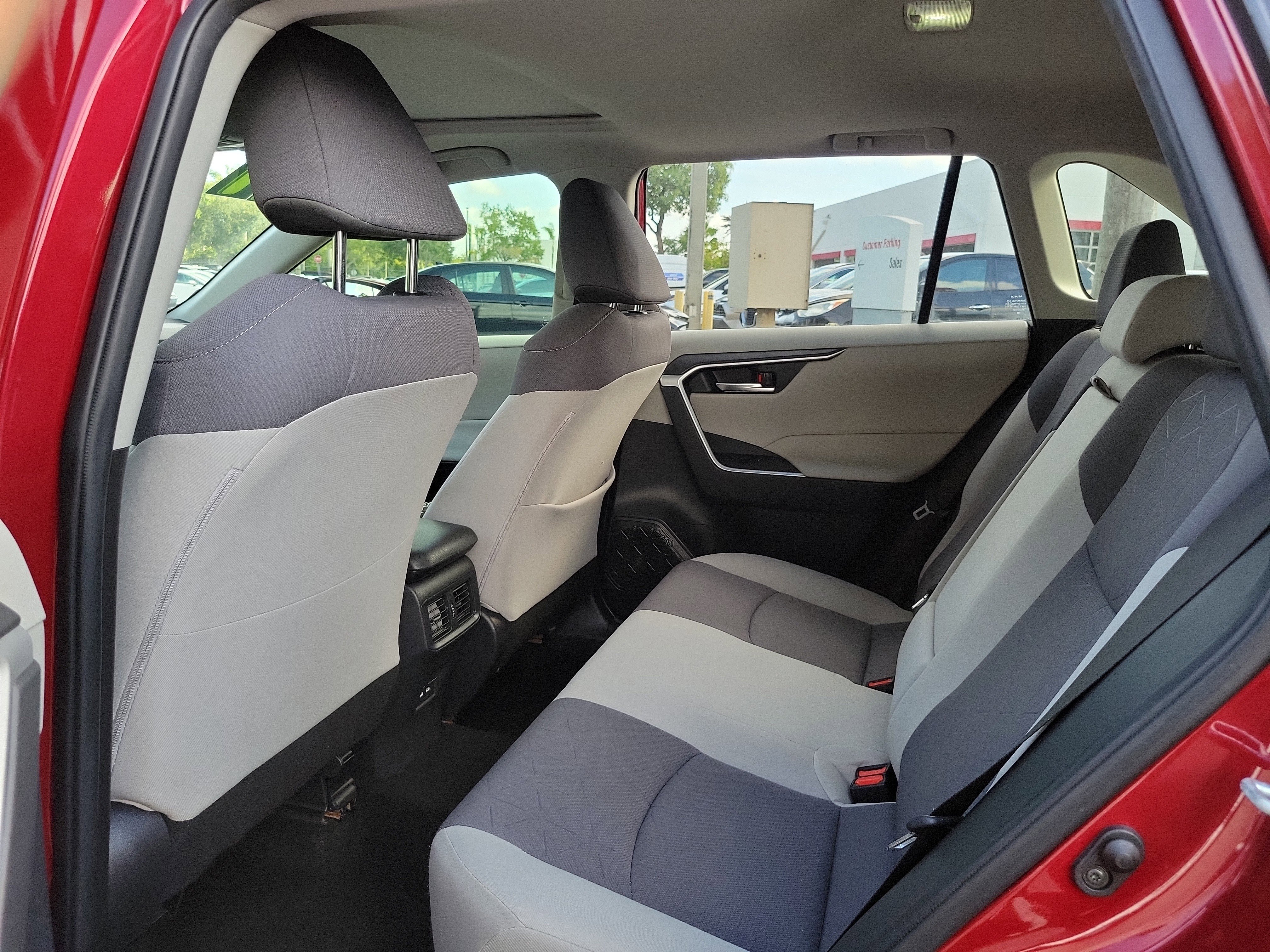 Used 2021 Pearl Toyota XLE image 10