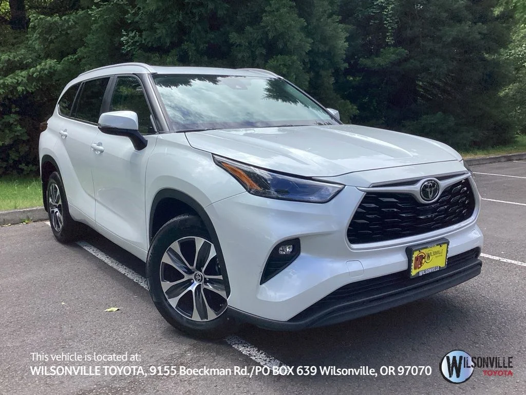 2023 Toyota Highlander XLE AWD's photo
