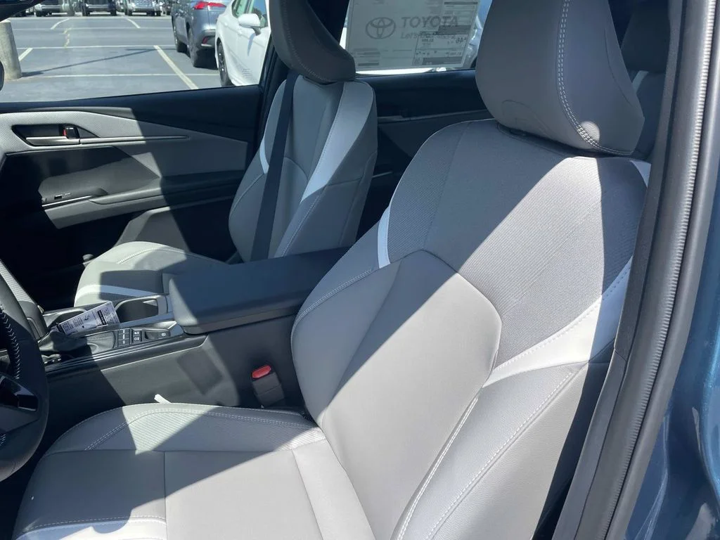New 2026 Ocean Gem Toyota SE image 25