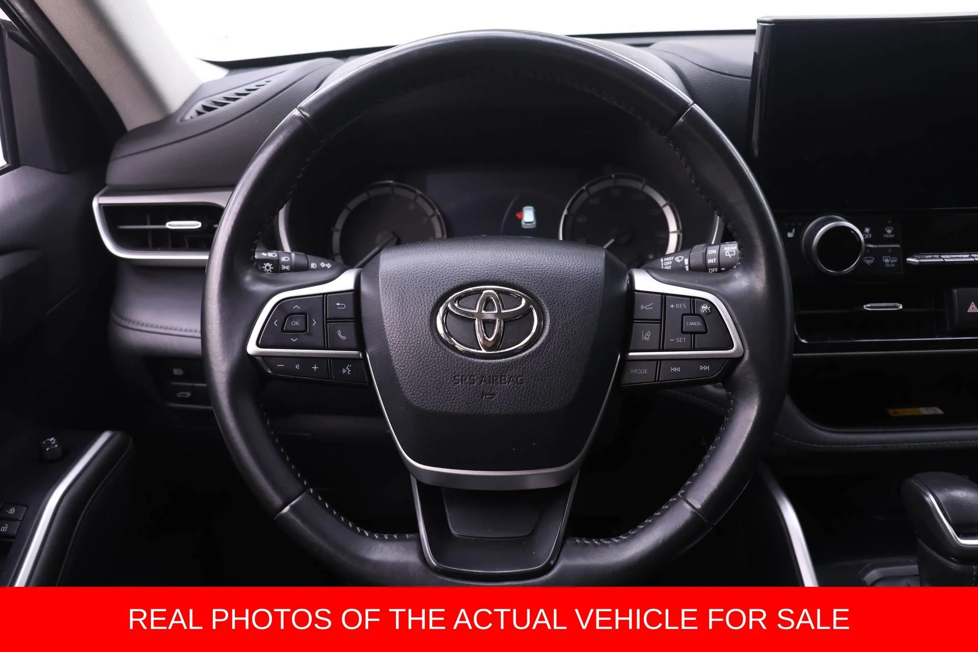 Used 2023 Gray Toyota XLE image 13
