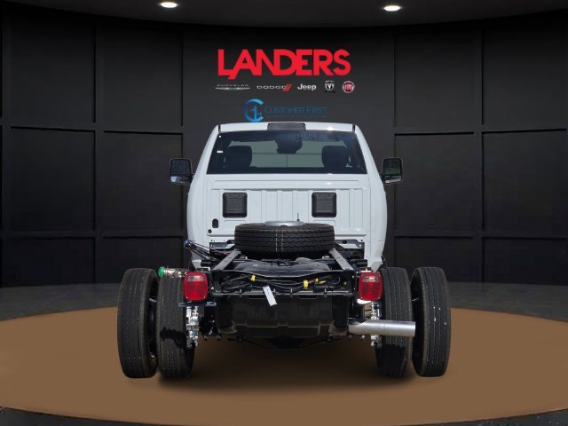 New 2026 Bright White Clear-Coat Exterior Paint RAM Tradesman image 4