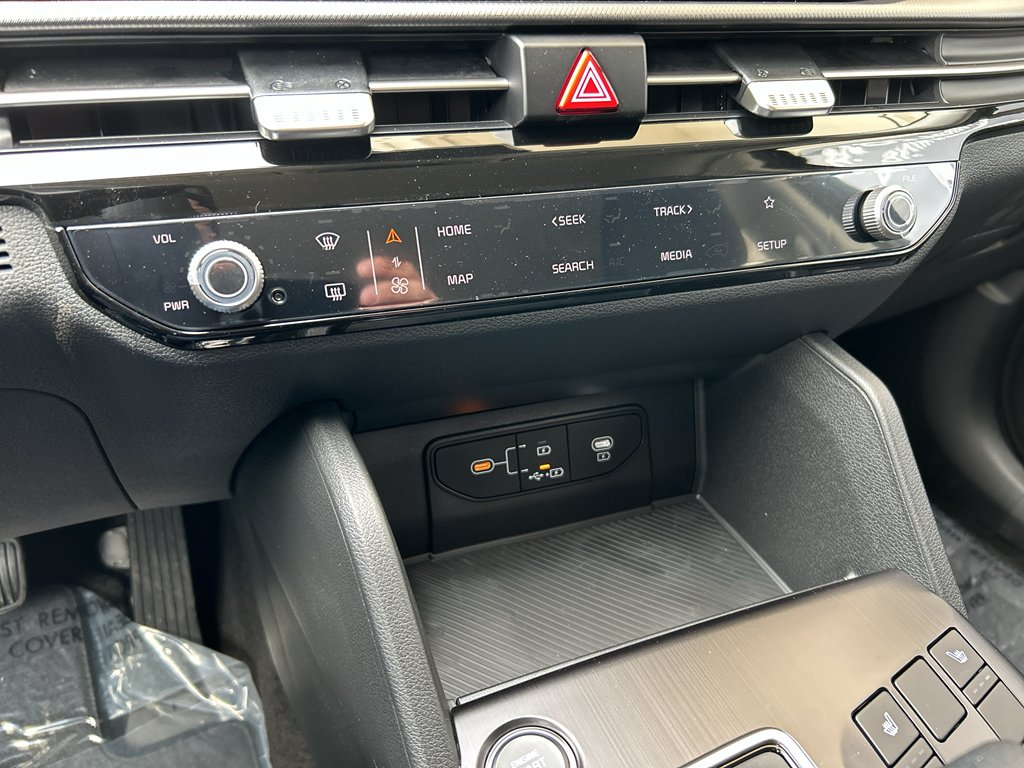New 2026 Fusion Black Kia LX image 21