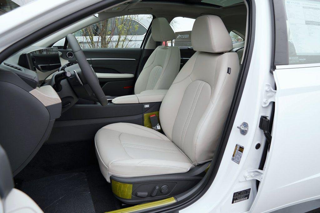 2025 Hyundai Sonata Hybrid Limited - Photo 11