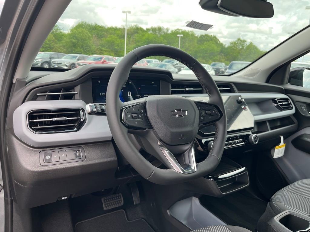2027 Chevrolet Bolt LT - Photo 16