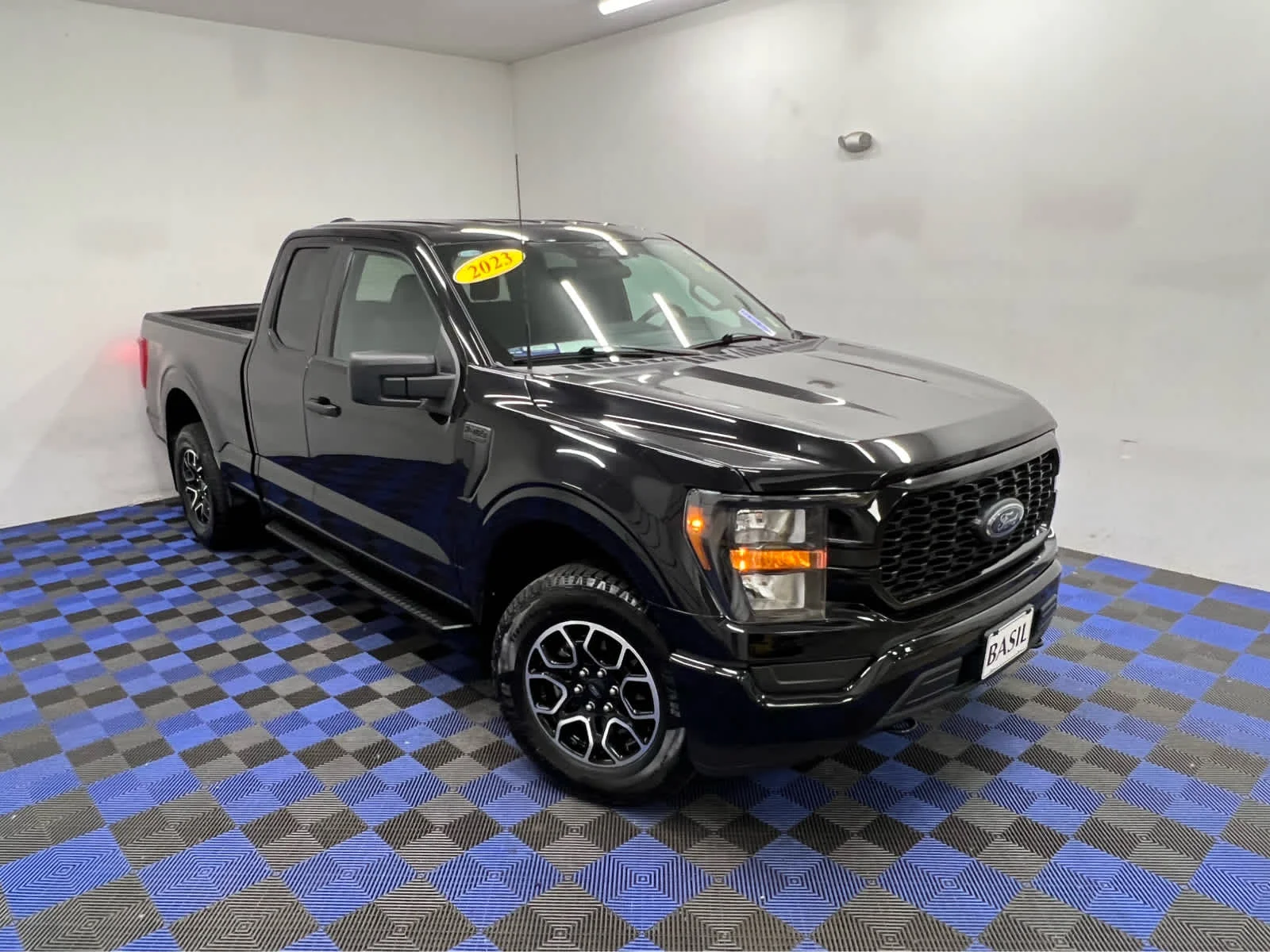 Used 2023 Agate Black Metallic Ford XL image 27