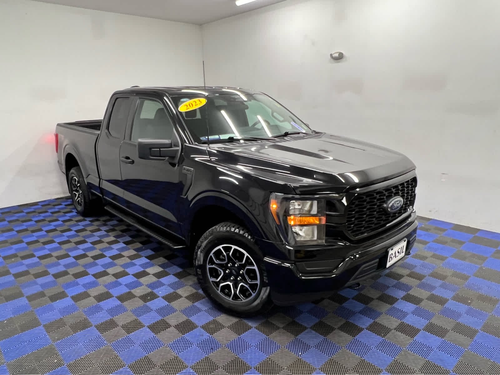 Used 2023 Agate Black Metallic Ford XL image 27