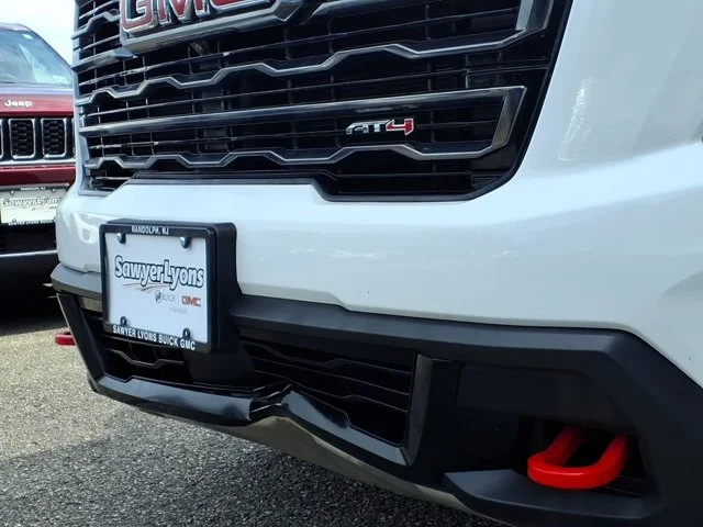 2024 GMC Acadia AT4 - Photo 9