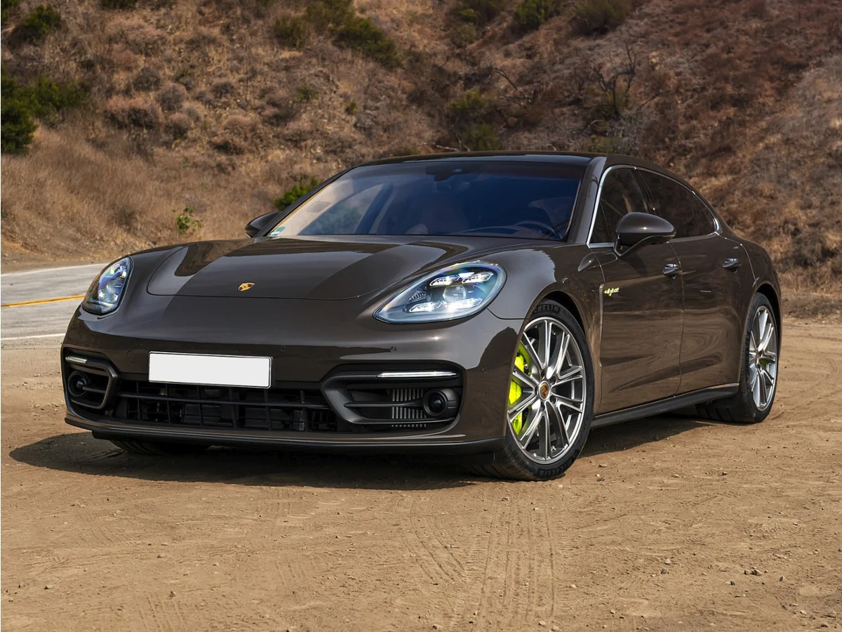 2022 Porsche Panamera Turbo S E-Hybrid's photo