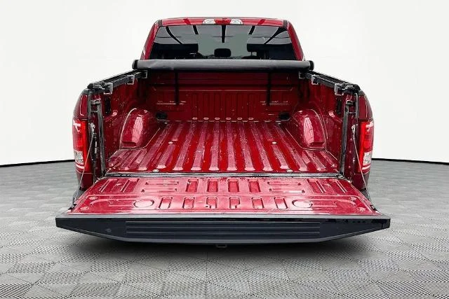 Used 2015 Ruby Red Metallic Ford  image 18