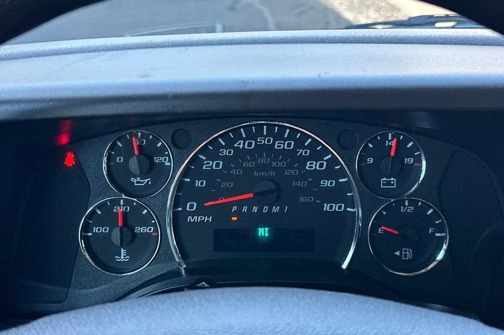 2024 Chevrolet Express Passenger LT - Photo 24