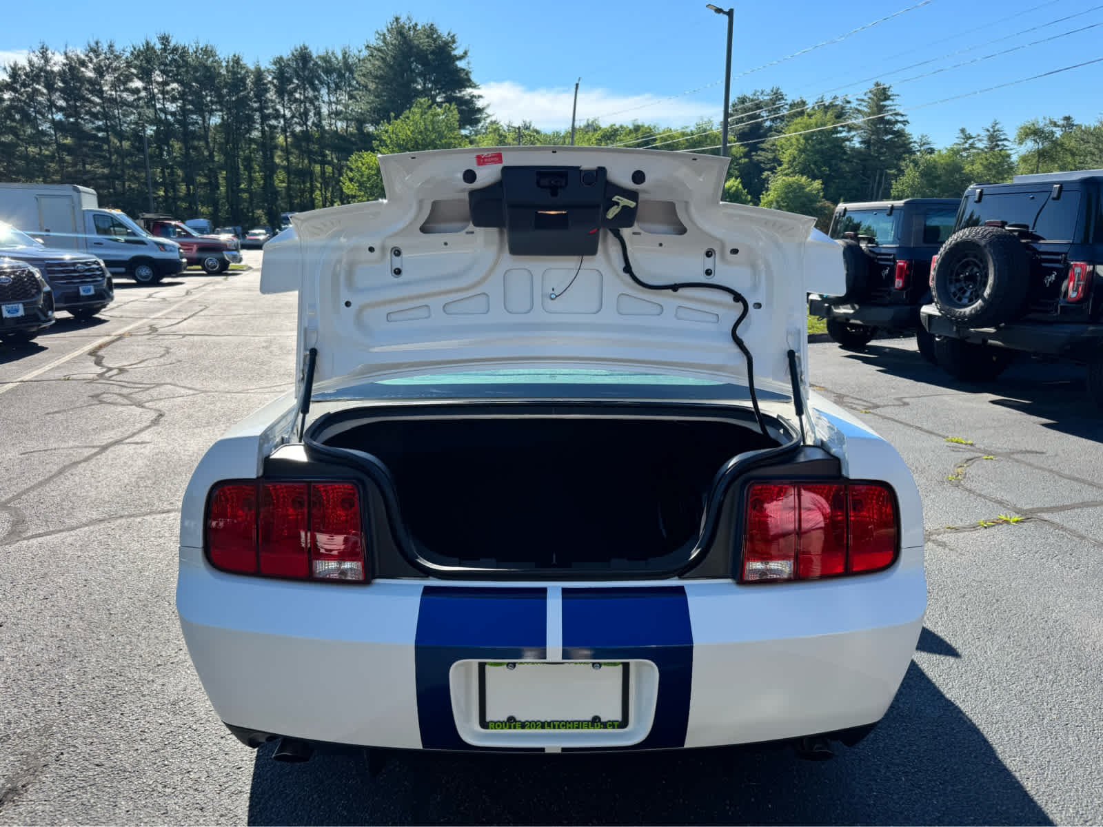 Used 2007 Performance White Ford Shelby GT500 image 5
