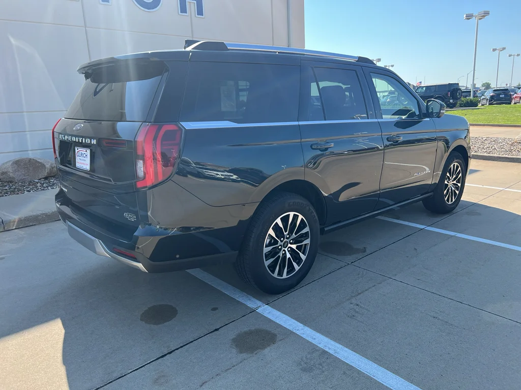 Used 2025 Agate Black Metallic Ford Platinum image 10