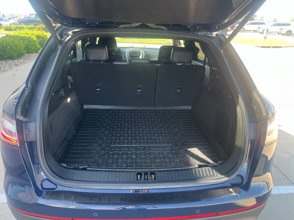 Used 2020 Rhapsody Blue Lincoln Reserve image 9