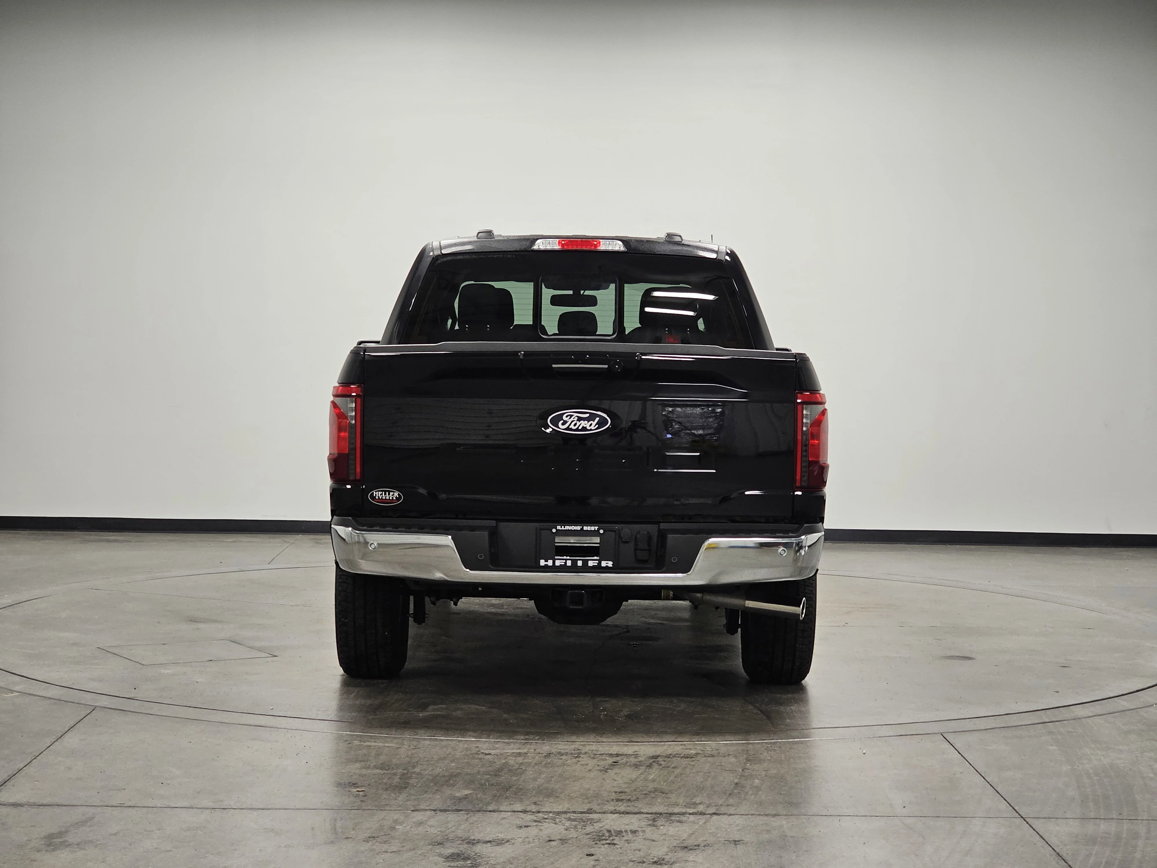 Used 2024 Agate Black Metallic Ford XLT image 7