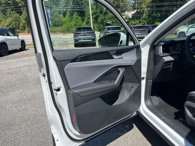 New 2026 White/off-white Volkswagen 2.0T SE image 5
