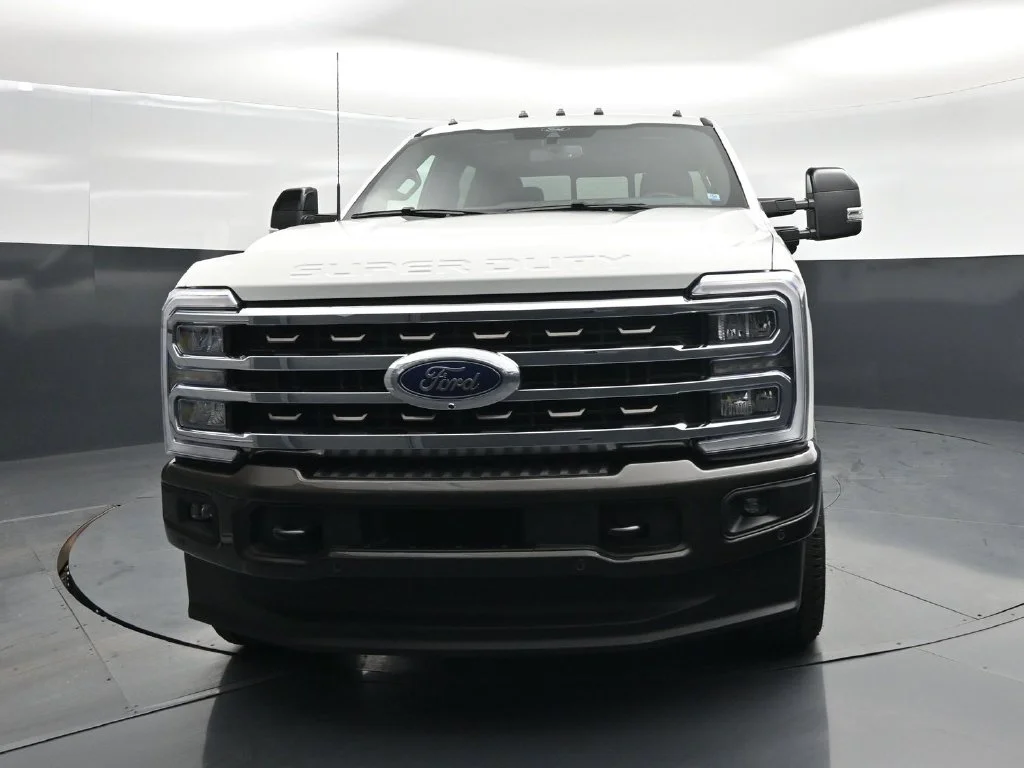 Used 2025 White Ford King Ranch image 54