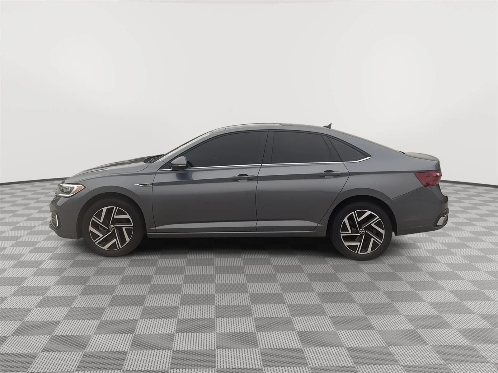 Certified Used 2022 Platinum Gray Metallic Volkswagen SEL image 6